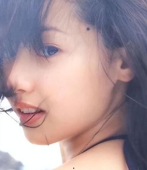 痣寻佳人笑,命运交织的神秘传说